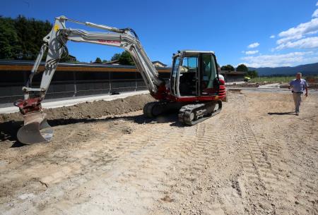 ŠIRITEV POKOPALIŠČA CERKNICA 04 FOTO LJUBO VUKELIČ